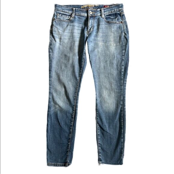 Arizona Jeans Women’s Short Curvy Super Skinny Faded Blue Jeans 34”L - Picture 1 of 10